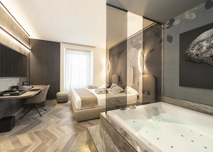 Tritone Luxury Piazza Del Popolo Oda ve Kahvaltı Roma
