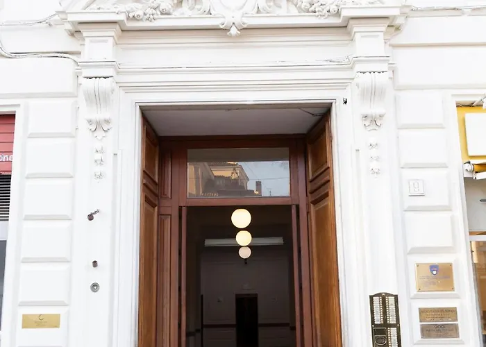 Oda ve Kahvaltı Tritone Luxury Piazza Del Popolo Roma